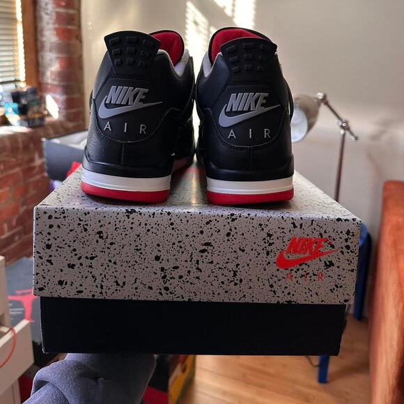 Jordan 4 Retro Bred Reimagined - Picture 5 of 8
